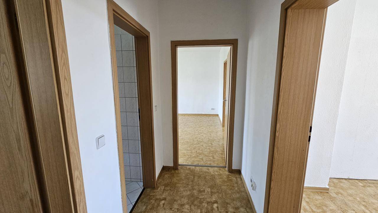 bei uns ZUHAUSE Bad und Küche mit Fenster – Magdeburg – Vorschaubild 9