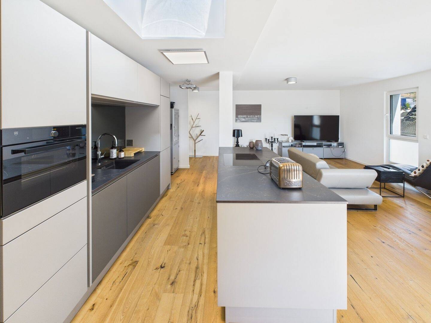 Penthouse mit jungem Baujahr, moderner Ausstattung und herrlicher Waldsicht – Wiesbaden – Vorschaubild 2