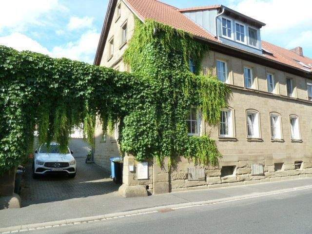 Renditeobjekt: Haus mit 2 Wohnungen 8 Zimmer, 3 Bäder, saniert, Wfl. ca. 250 qm, Balkon, 2 x Bad m. Wanne + Dusche, 1 Bad m. Dusche im DG – Bergtheim – Vorschaubild 6