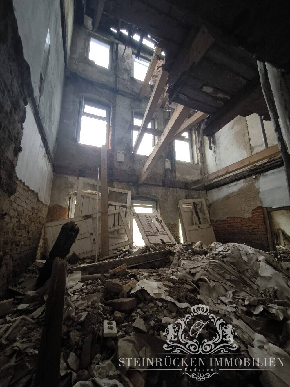 MEHRFAMILIENHAUS MIT SANIERUNGSPLANUNG – Döbeln – Vorschaubild 5