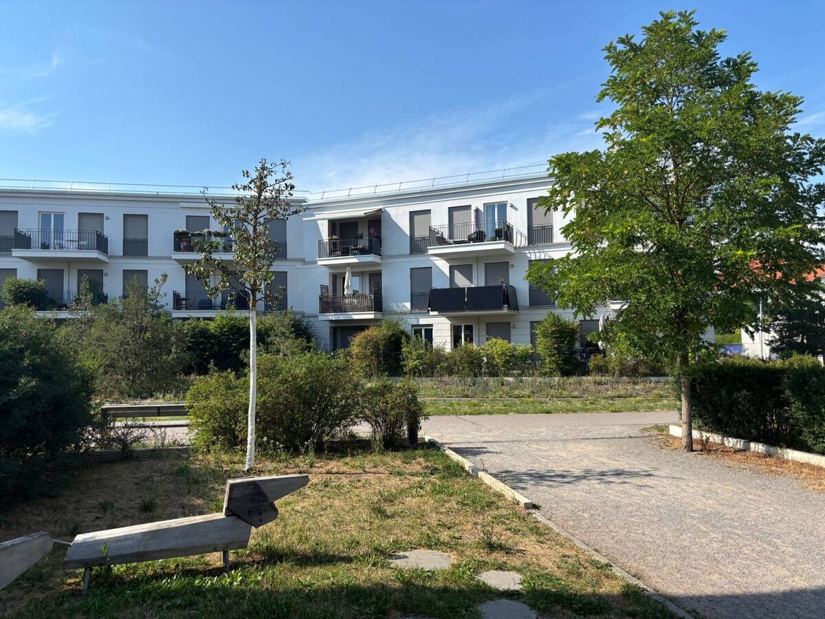 Moderne 2-Zimmer-Wohnung mit Balkon in Top-Lage in Regensburg-Dörnberg – 93049 Regensburg – Bild 1 von 9