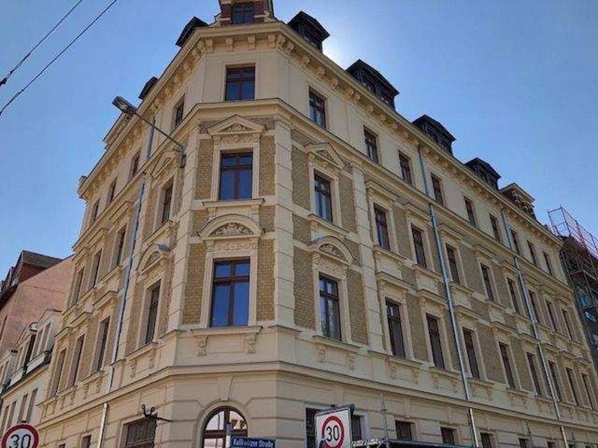 Schön sanierte 2-Z-WE mit Balkon, Fußbodenheizung und hochwertiger EBK – 4229 Leipzig – Bild 1 von 9