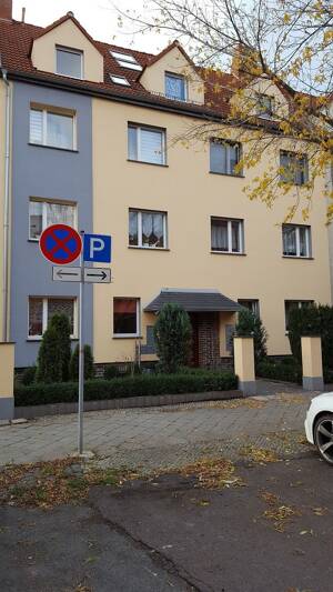 helle freundliche 2 Raum DG Wohnung in Erfurt zu vermieten, ab sofort