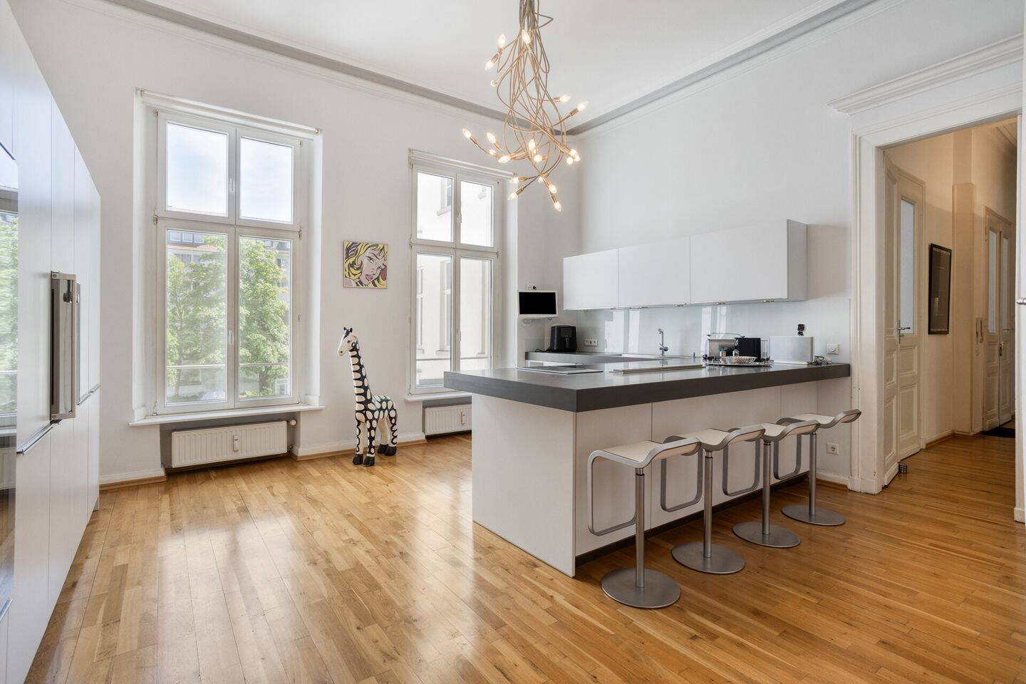 Luxuriöse sanierte Altbauwohnung in Bestlage - Mit Dachterrasse, Stellplatz und Blick ins Grüne – Düsseldorf – Vorschaubild 8