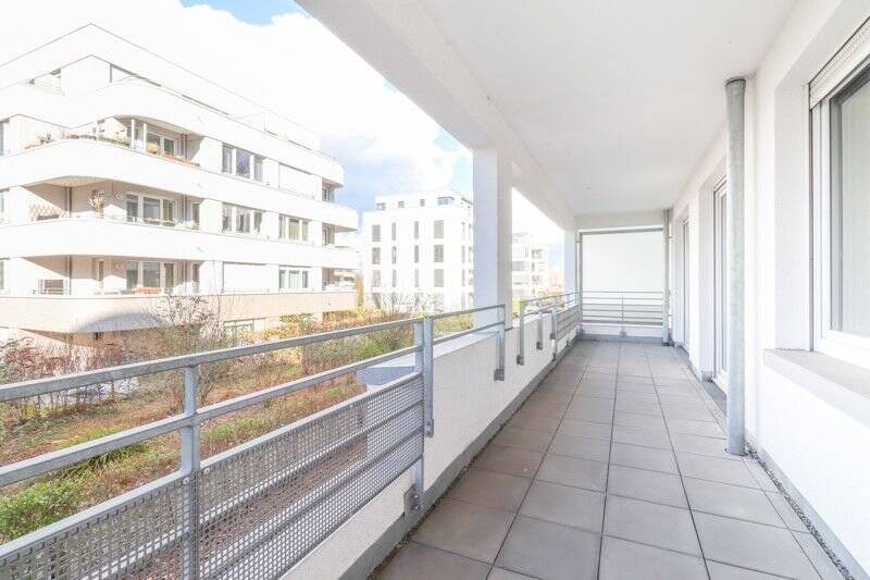 Exklusiv Leben am Rheinufer Süd - Großzügige 4-Zi.-Wohnung mit Balkon  Loggia auf 118m²!