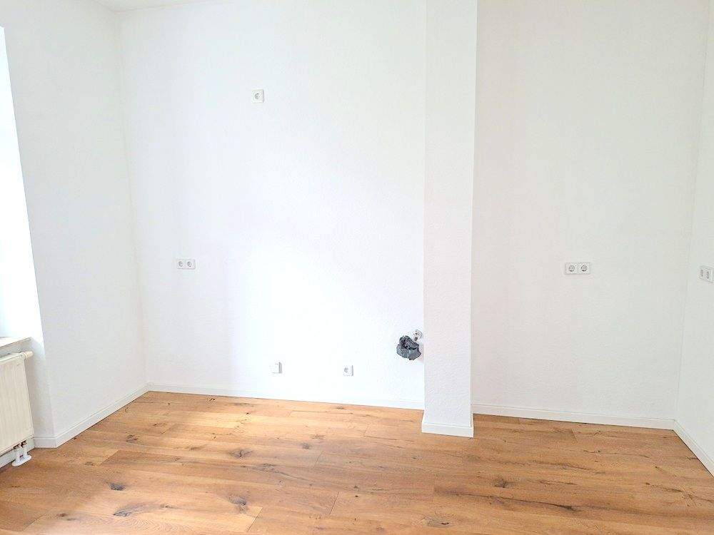 !! 4-Zimmer-Wohnung mit Parkett, Wanne und Dusche und Balkon !! – Chemnitz – Vorschaubild 7
