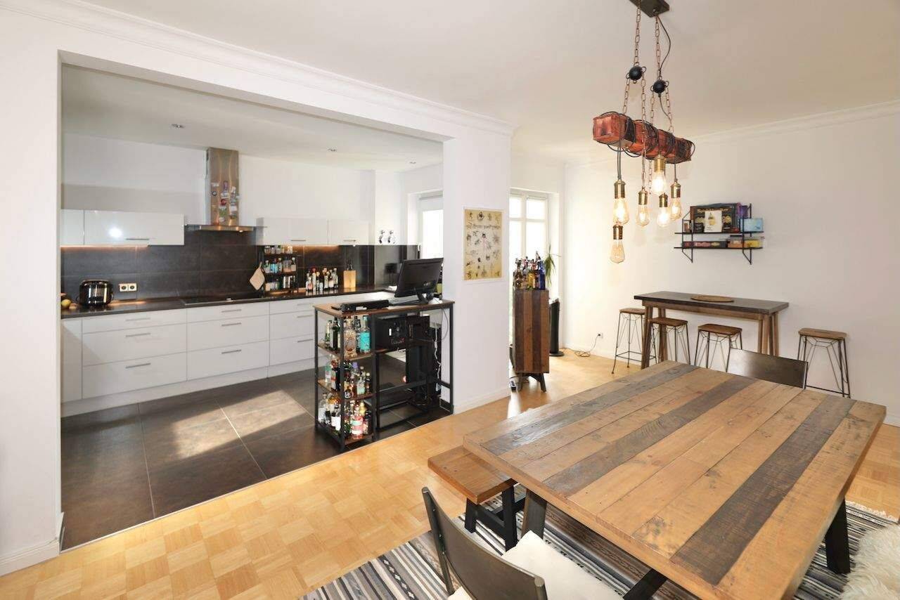 GROSSZÜGIGE ALTBAUWOHNUNG MIT AUFZUG - MIT BALKON & PARKETT - NÄHE OSTBAHNHOF & SPREE – Berlin – Vorschaubild 9