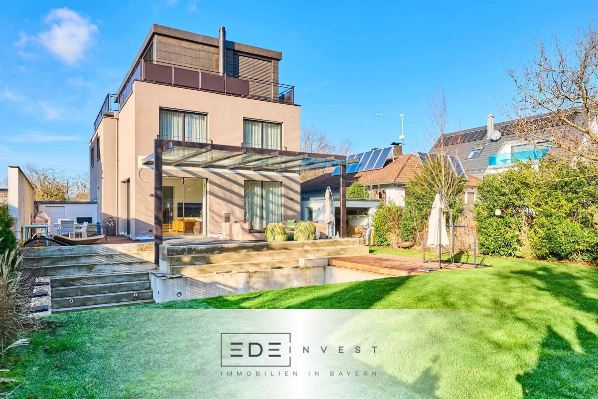 moderner Luxus - Kernsanierte Villa die keine Wünsche offen lässt – 80939 München – Bild 1 von 9