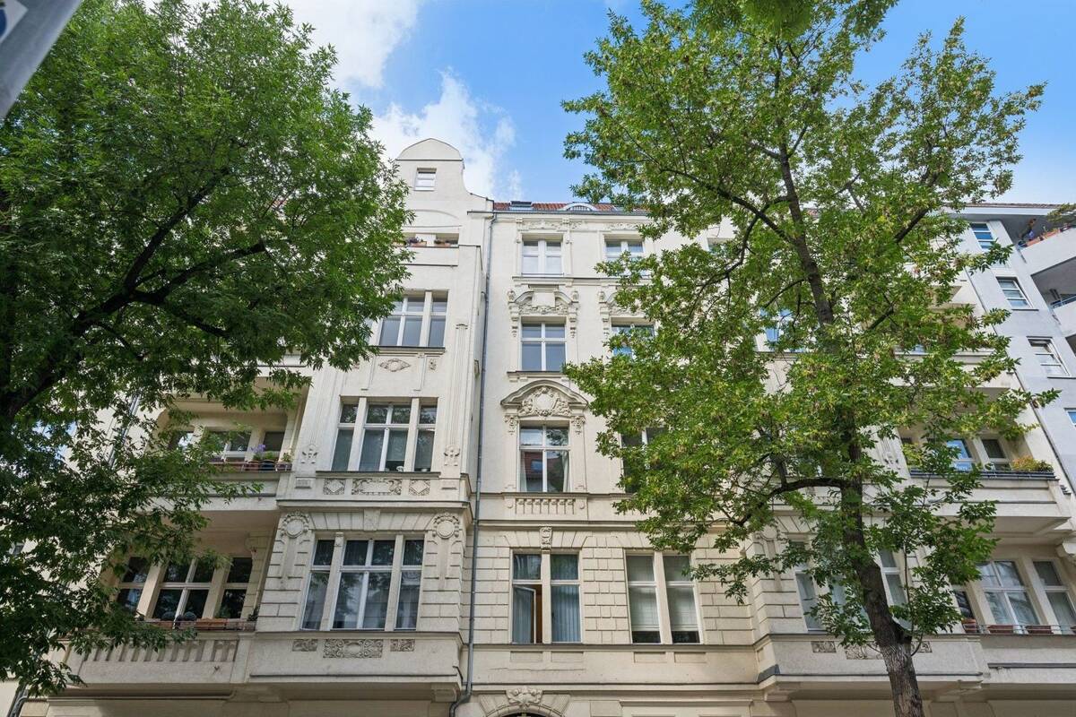 Altbaucharme in Bestlage: 2-Zimmer-Wohnung nahe Ludwigkirchplatz – 10707 Berlin – Bild 1 von 9