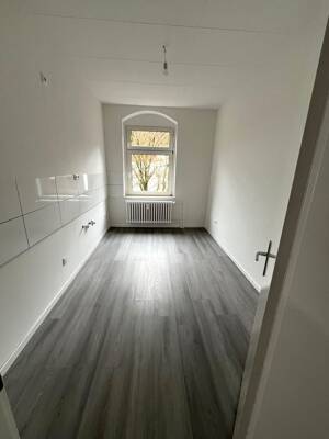 Sommer Special " 1.000,00 € Gutschein bei Anmietung " Renovierte 3 Zimmer Wohnung zu vermieten – 47137 Duisburg – Vorschaubild 6