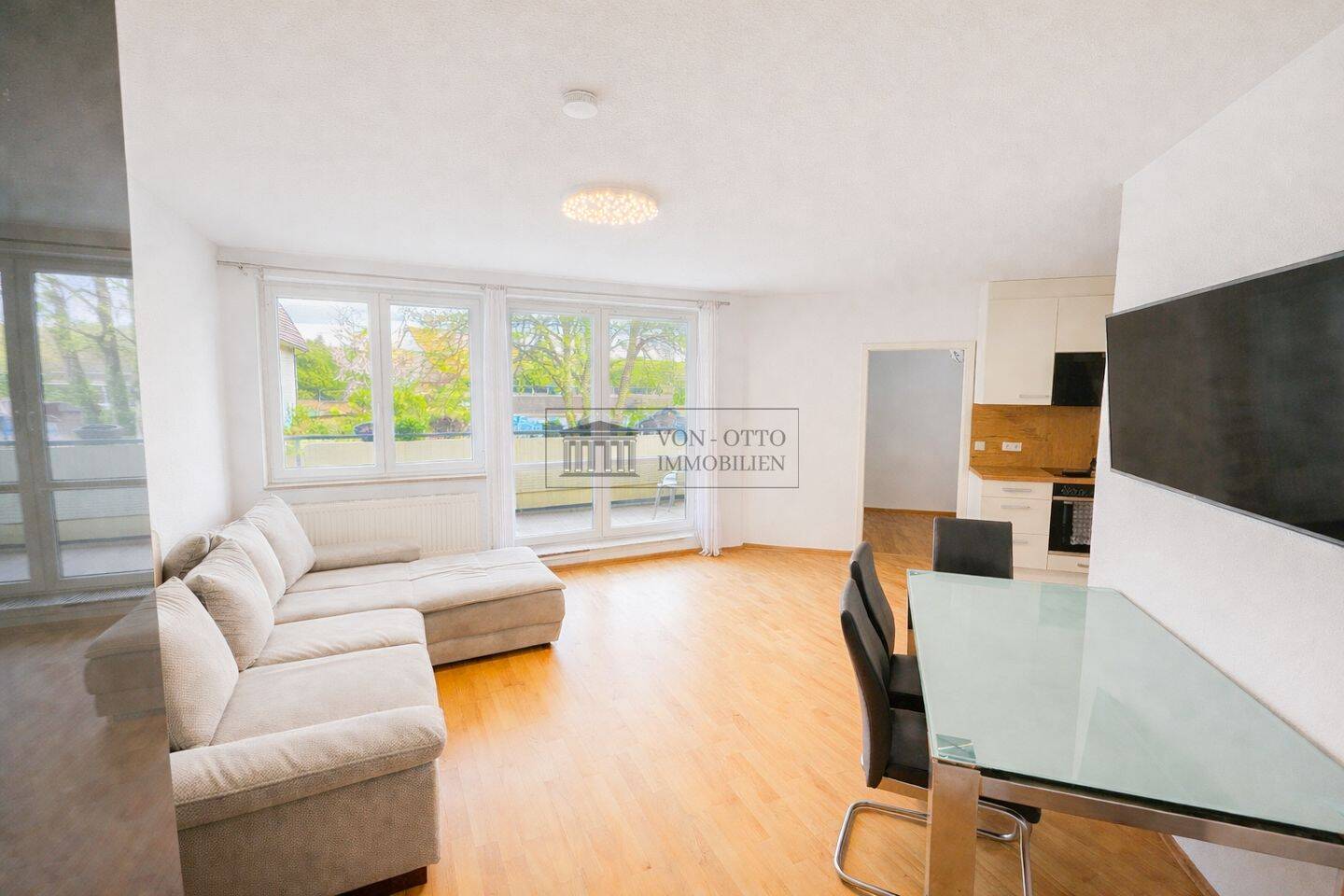 Einziehen oder investieren - gepflegte Wohnung mit Balkon – Berlin – Bild 1 von 5