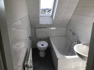 *2-Zimmer-Wohnung im Dachgeschoss - 8 Gehminuten zum HBF* – 47057 Duisburg – Vorschaubild 5