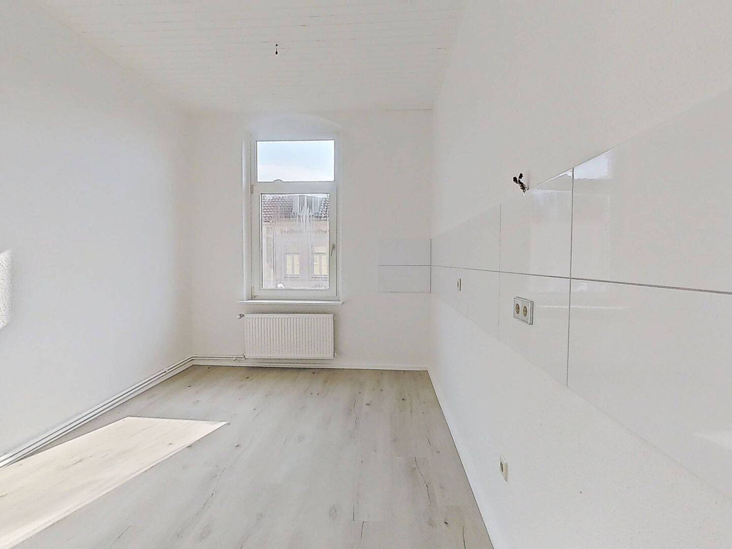 Großzügig geschnittene 3-Zimmer-Wohnung mit Tageslichtbad und viel Lichteinfall – Braunschweig – Vorschaubild 7