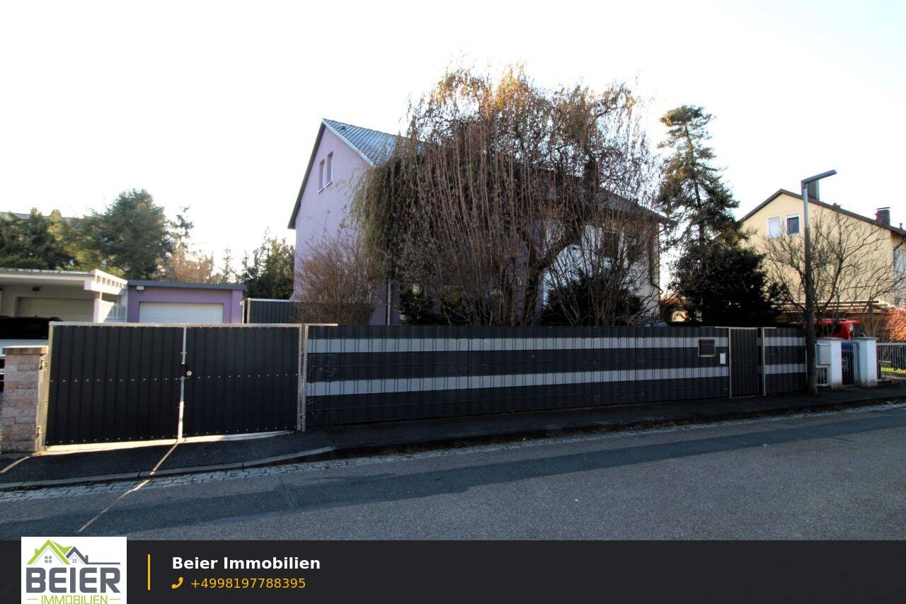 Mehr Zuhause geht nicht - großzügiges Wohnen mit Garten, Balkon und großem Dachstudio – Nürnberg – Bild 1 von 9