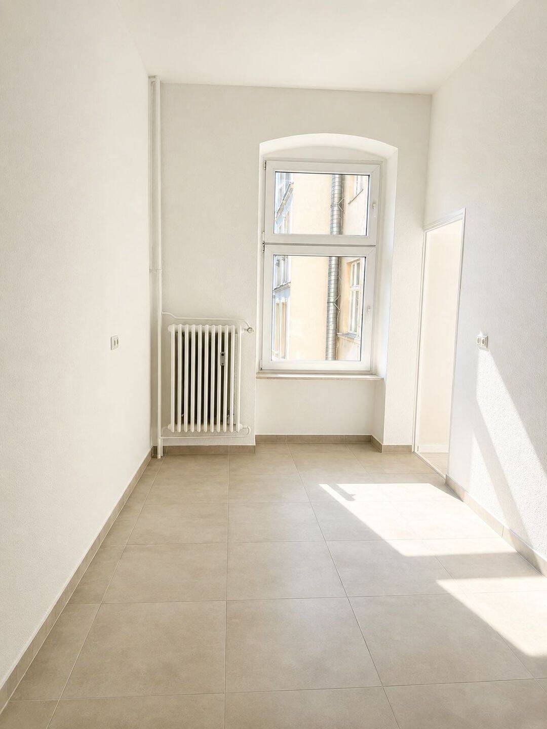Großzügige 4-Zimmer-Wohnung in zentraler Lage (Erstbezug nach Renovierung) – Berlin – Vorschaubild 3