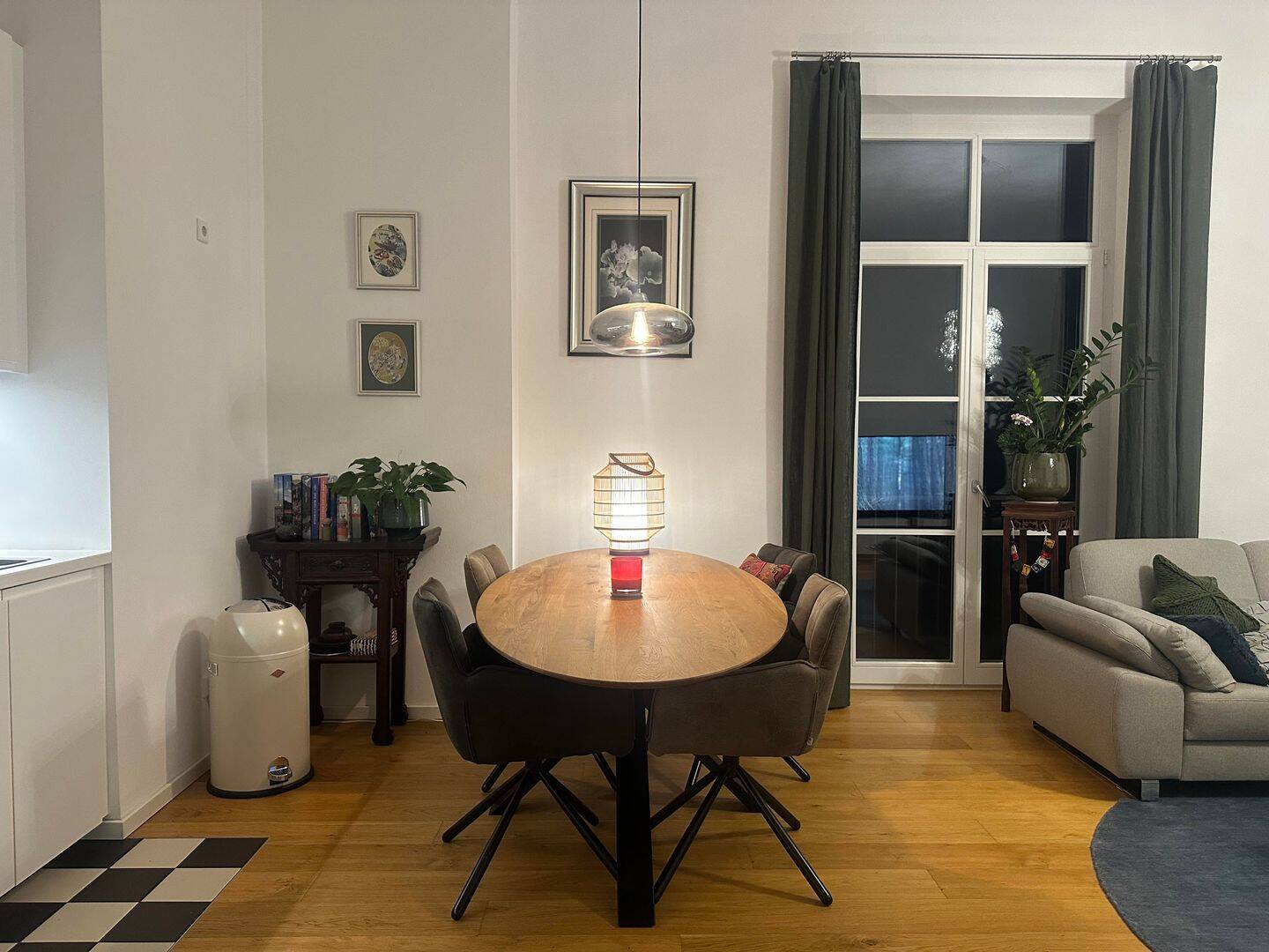 Moderne voll- oder teilmöblierte 3-Zimmer Altstadtwohnung mit Balkon & Tiefgaragenstellplatz (2,5 - 3 Jahre) – Ingolstadt – Vorschaubild 7