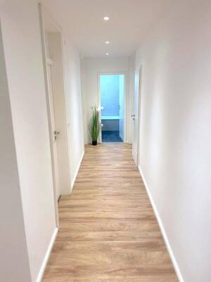 1a Kapitalanlage! Komplett sanierte und möblierte 3 Zimmer Wohnung – 80689 München – Vorschaubild 3
