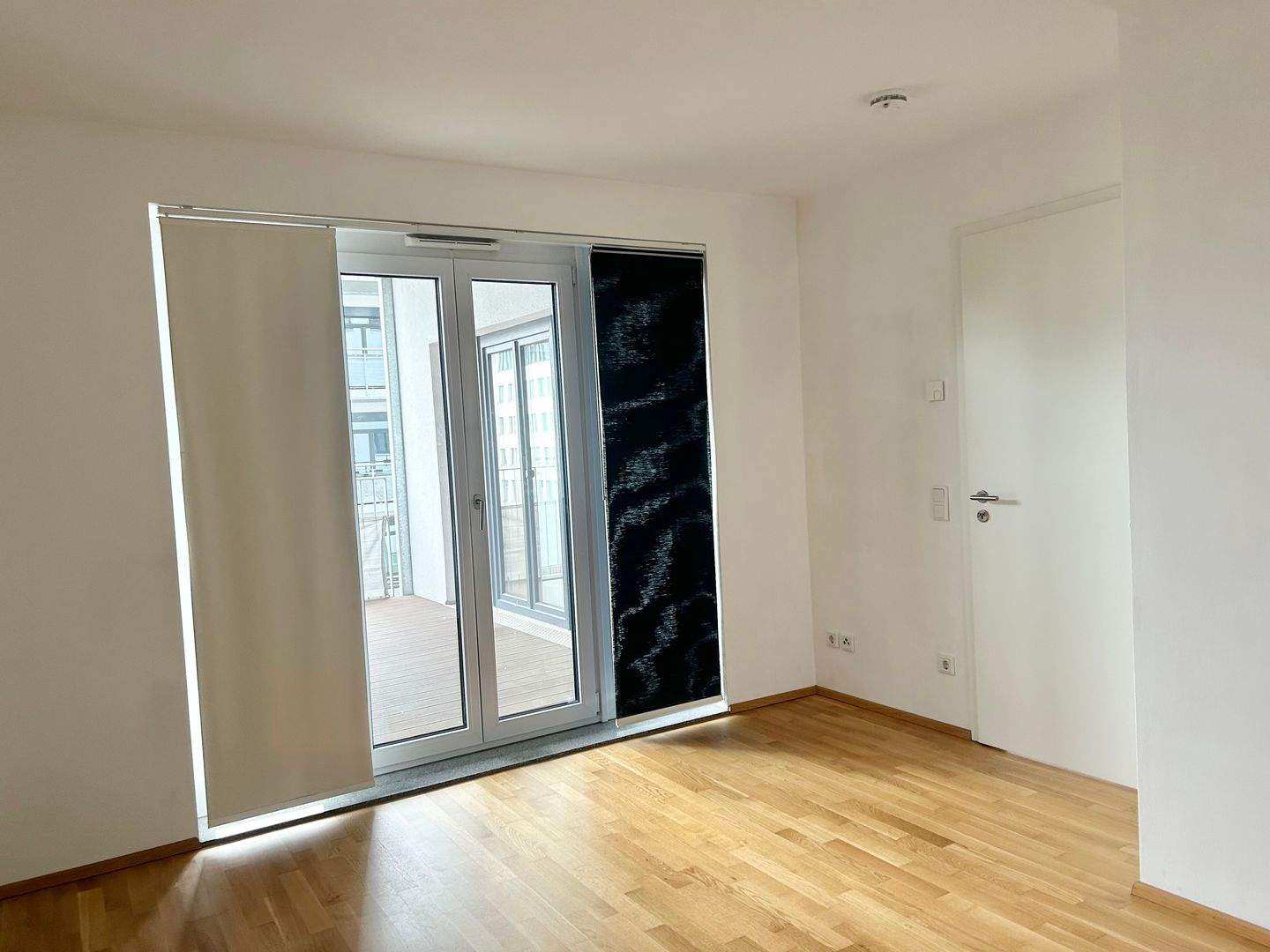 ***BEAUTIFUL*** 2 ZIMMER WOHNUNG MIT EINBAUKÜCHE, BALKON UND TIEFGARAGEN-STELLPLATZ – Nürnberg – Vorschaubild 9