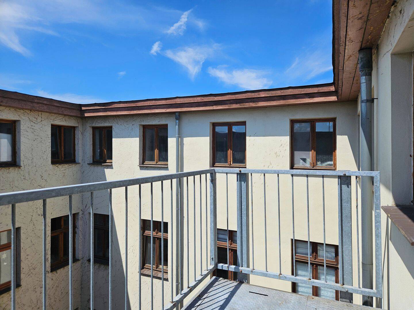 Mit Video: Frisch saniert - Dachgeschosswohnung mit Südwest-Balkon