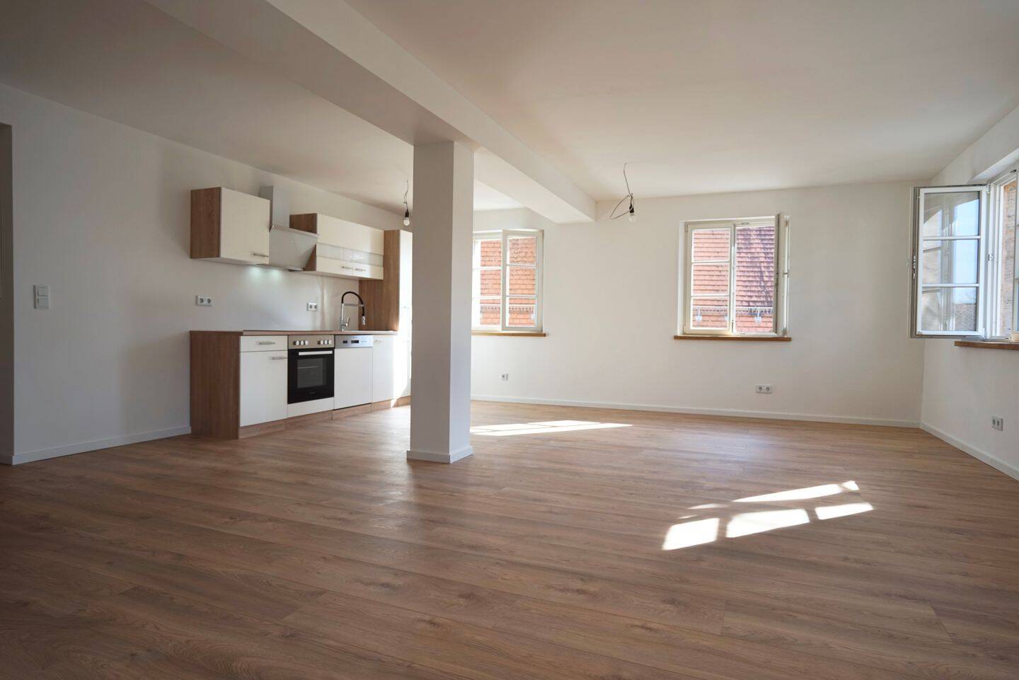 Hochwertige 5-Zimmer-Wohnung mit Balkon und Stellplatz in begehrter Lage von Nürnberg-Kornburg