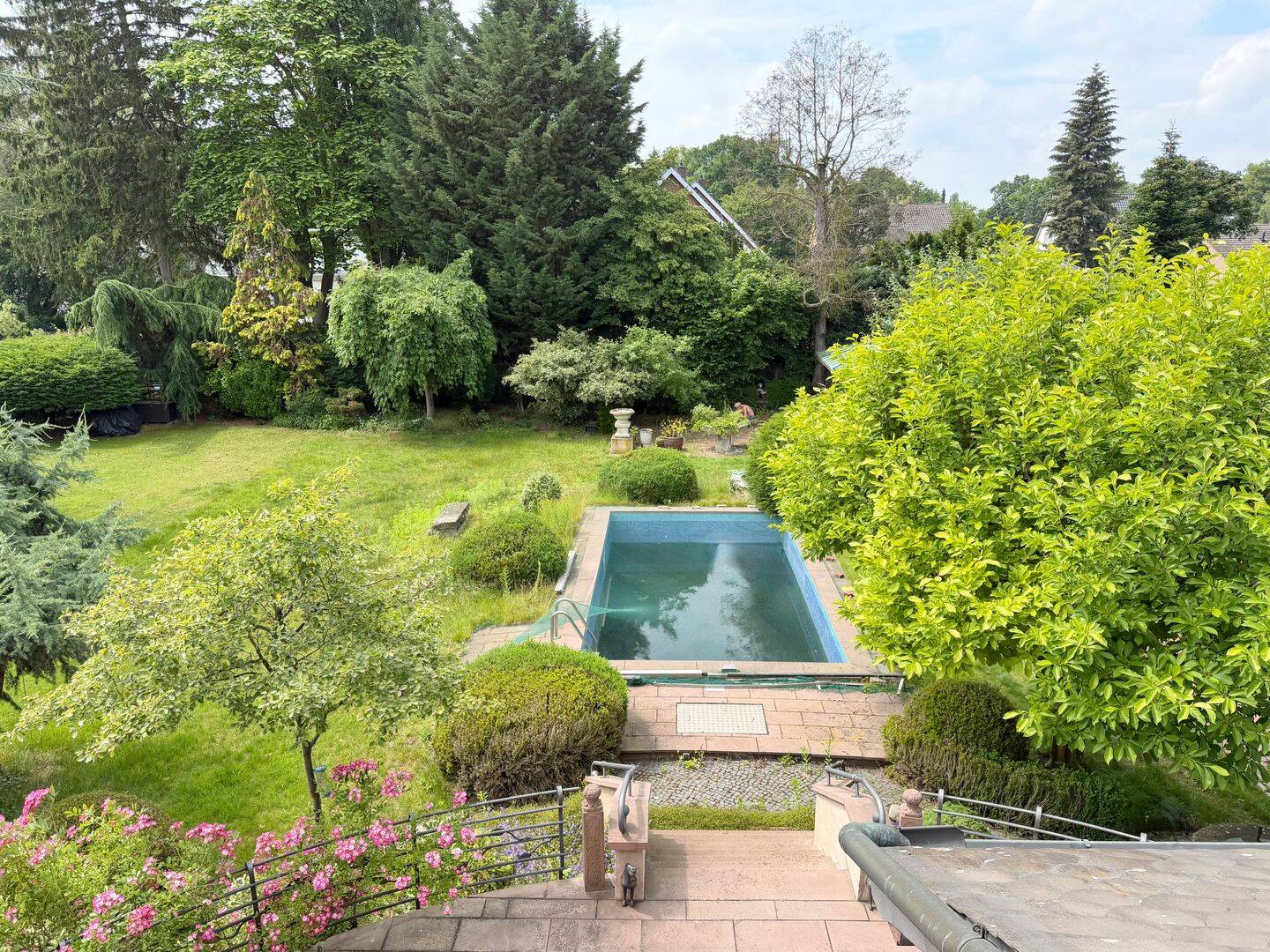 Charaktervolle Villa mit Außenpool, parkähnlicher Gartenanlage und zusätzlichem Grundstück in bevorzugter Wohnlage – Hannover – Vorschaubild 5