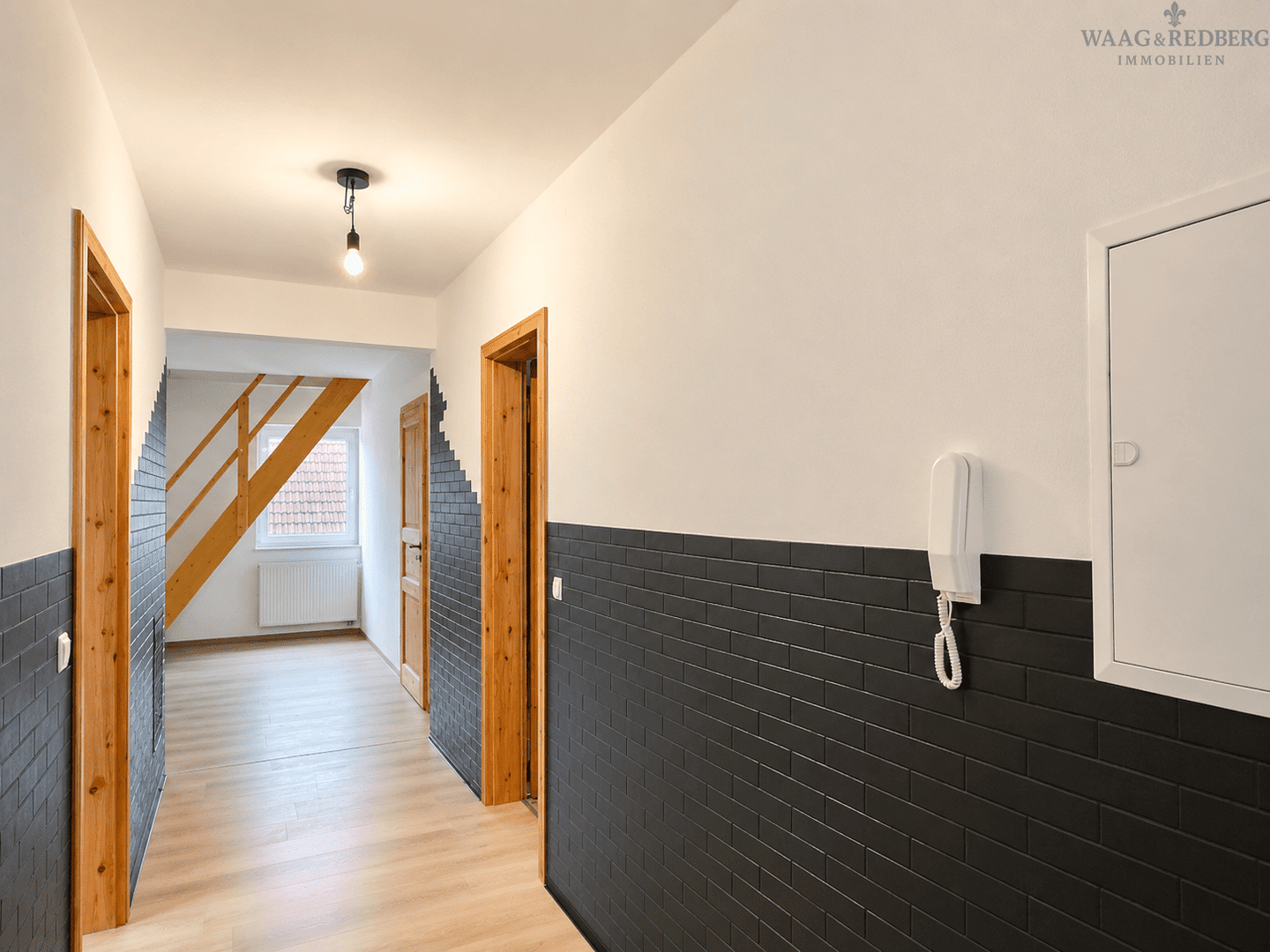 Familienfreundliche 6-Zimmer-Doppelhaushälfte mit kleinen Garten in Lehrberg – Lehrberg – Vorschaubild 9