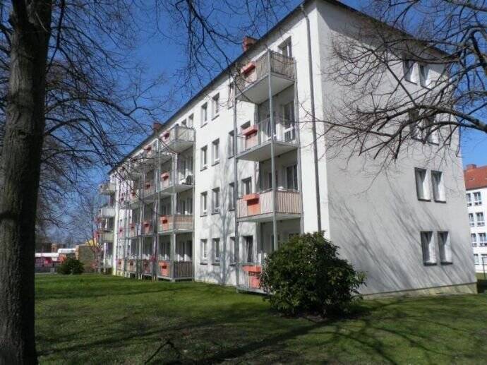 ::: FREUNDLICHE WOHNUNG MIT SÜD- BALKON UND TAGESLICHTBAD::: – Chemnitz – Vorschaubild 9