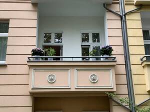 Stilvoll modernisierte Altbauwohnung mit Balkon im beliebten Florakiez