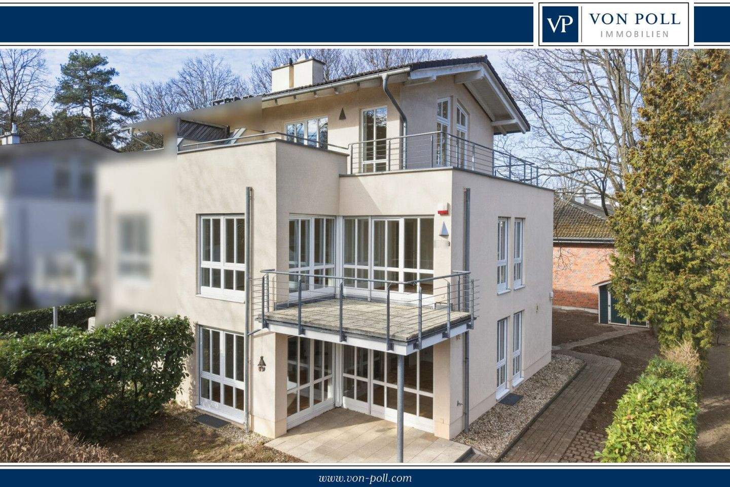 Lichtdurchflutete, moderne Doppelhaushälfte mit großzügigem Raumkonzept – Kleinmachnow – Bild 1 von 9