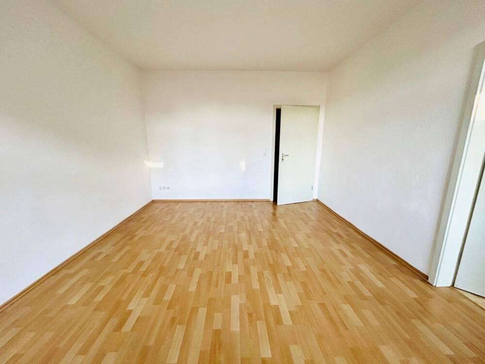 lichtdurchflutete 3-Raum Wohnung ***TOP*** in Chemnitz am Luisenplatz – Chemnitz – Vorschaubild 2