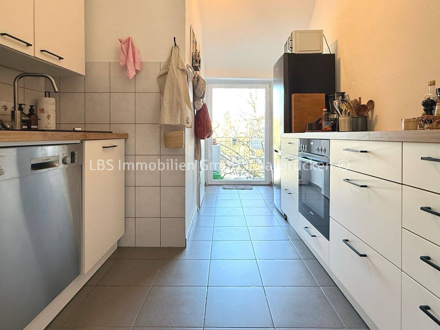 Zentrumsnahe 4 ZKB Mietwohnung mit Balkon und Altbauflair – Saarbrücken – Vorschaubild 5