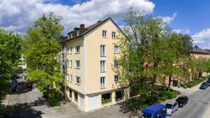 Bezugsfreie 2-Zimmer-Wohnung in attraktiver Lage am Hirschgarten mit oberirdischer Einzelgarage