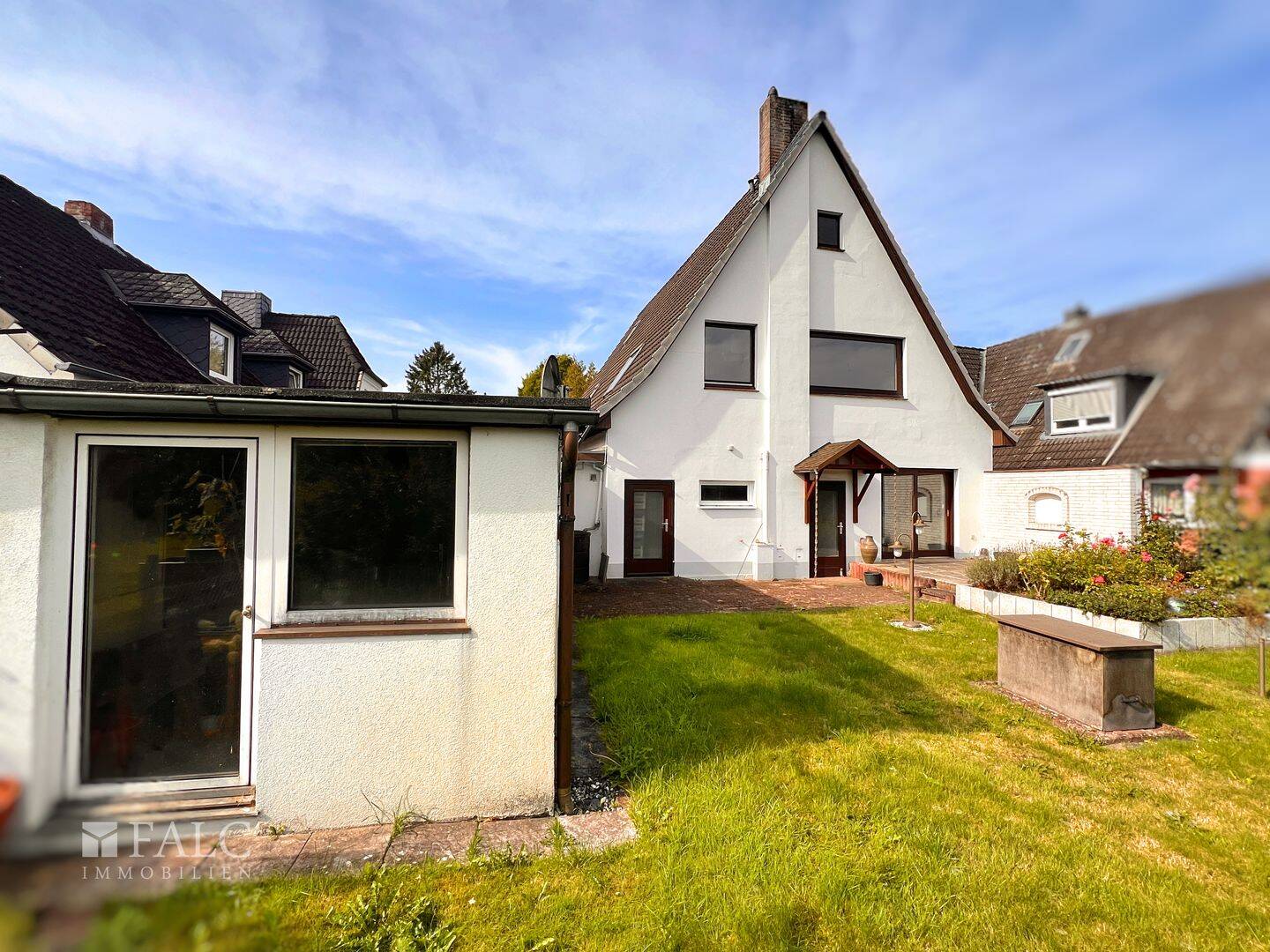 ***Wohnen in bester Lage - Geräumiges Einfamilienhaus mit großzügigen Garten*** – Lübeck – Vorschaubild 3