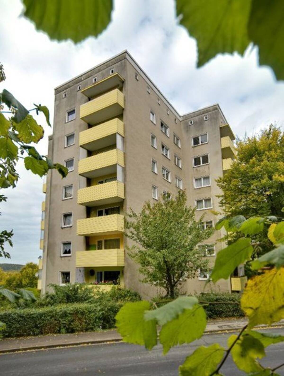 KURZFRISTIG und schlüsselfertig!! Mit neuem Badezimmer. 1 Grundmiete geschenkt! – 58636 Iserlohn – Bild 1 von 2