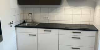 Krefeld-Fischeln / Renovierte 2 Zimmer Wohnung mit Balkon und neuer EBK in zentraler Lage – Krefeld – Vorschaubild 3