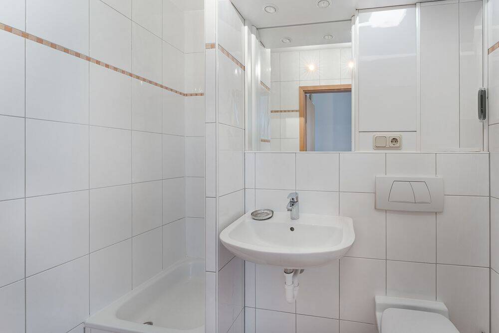Vermietete 2-Zimmer-Wohnung in Bestlage, 4,45 % Rendite – Köln – Vorschaubild 4