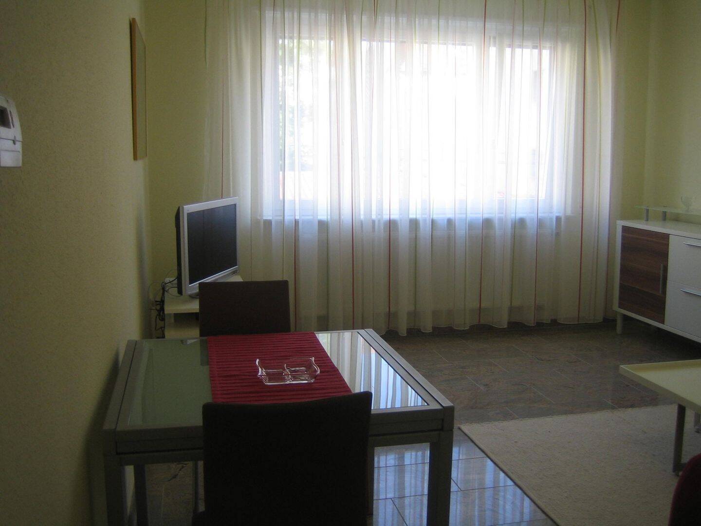 ZENTRAL UND EXKLUSIV - 2-Zimmer-Wohnung in S-Mitte/Süd, Waschmaschine - 2147 – Stuttgart – Vorschaubild 2