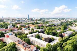 Penthouse-Feeling im Grünen: Großzügige 4-Zimmer-Wohnung mit Terrasse und Balkon in Berlin-Britz