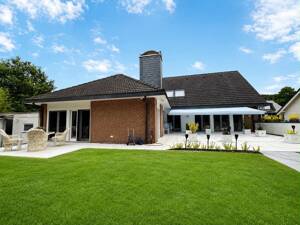 Großzügiges Zweifamilienhaus mit Traumgrundstück im Dortmunder Süden – 44227 Dortmund – Vorschaubild 1