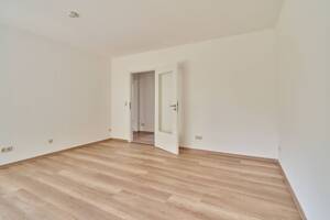 Provisionsfreie 3-Raumwohnung im Erdgeschoss mit Balkon zu vermieten! – 4758 Oschatz – Vorschaubild 3