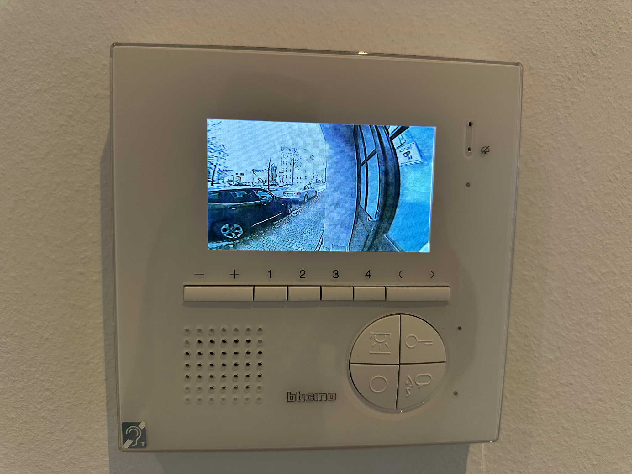 Frei ab 1.10.26 / Balkon an der Küche / Wanne + Dusche / hochwertig saniert u.v.m. – Chemnitz – Vorschaubild 8