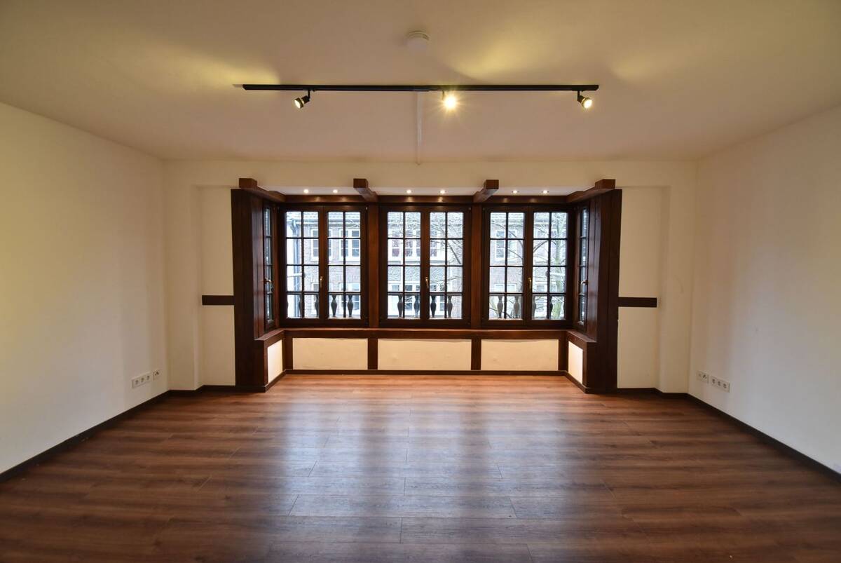 D-Altstadt! Moderne 2-Zi-Whg mit Altbaucharme – 40213 Düsseldorf – Bild 1 von 9