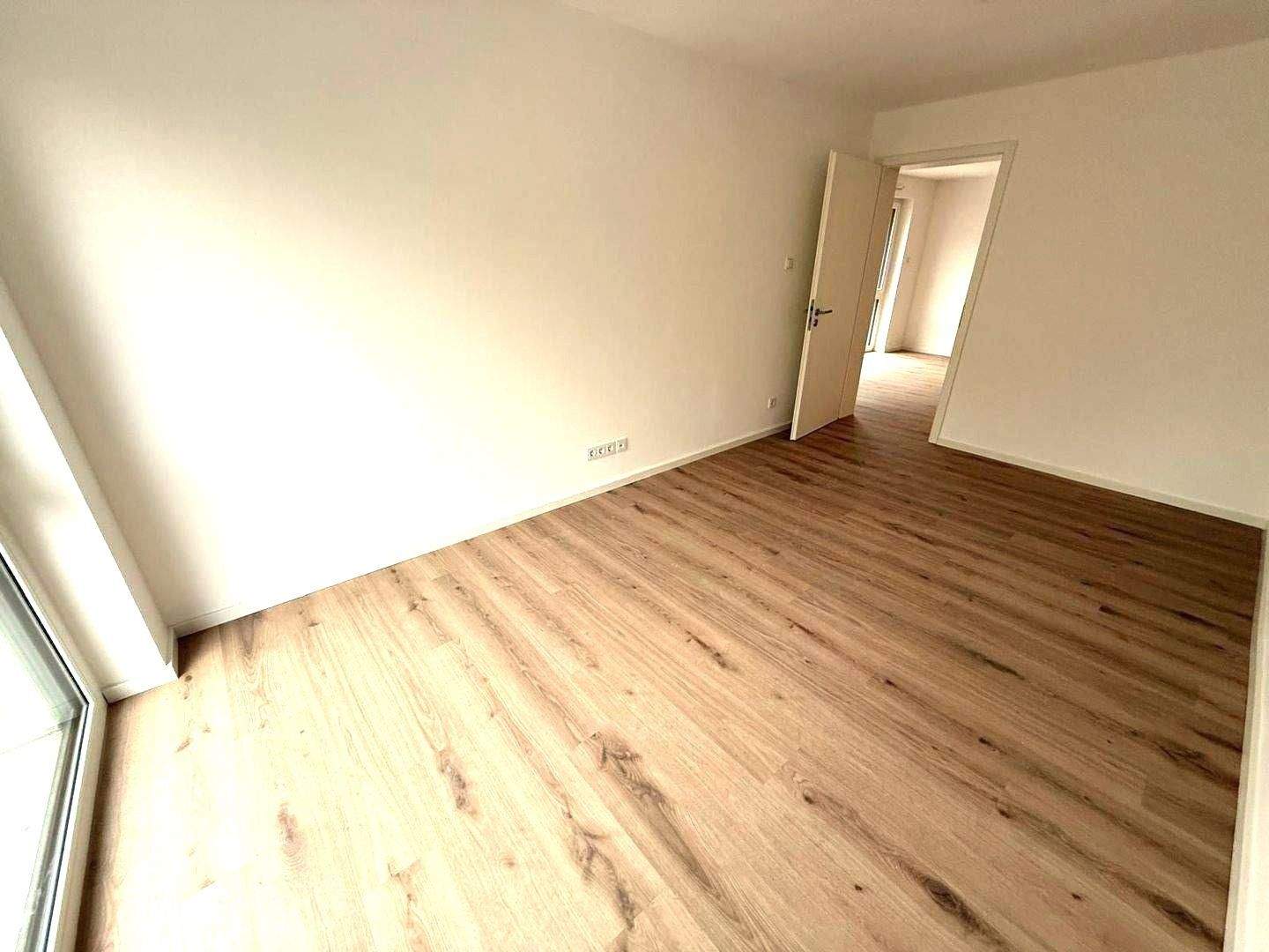Exklusiver Neubau: Perfekt geschnittene 2-Zimmer-Wohnung mit Balkon | EBK | TG | Fußbodenheizung – Nürnberg – Vorschaubild 6