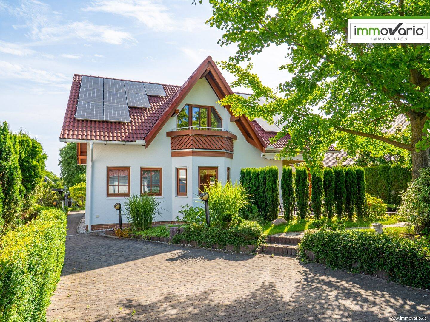 Wunderschönes Fertigteilhaus mit Pool und Doppelgarage in Ottersleben zu verkaufen!