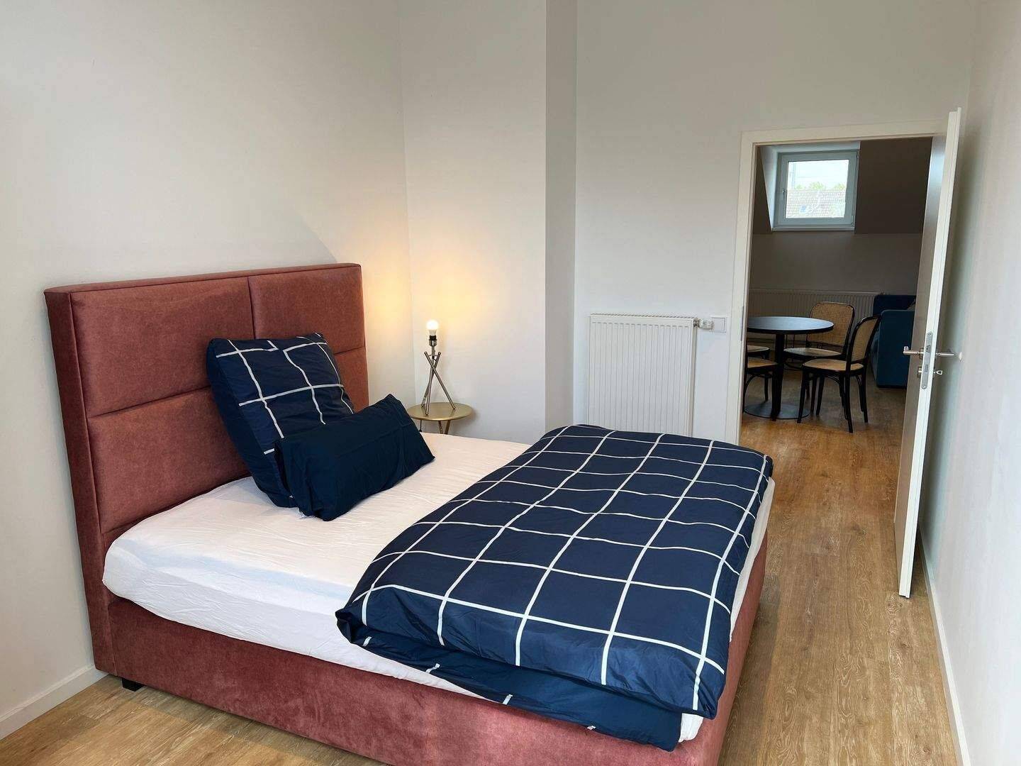 Zentral & ruhig wohnen am Park: Stilvolle möblierte 2-Zimmer-Wohnung in Düsseldorf (Lessingstr.) – Düsseldorf – Vorschaubild 4