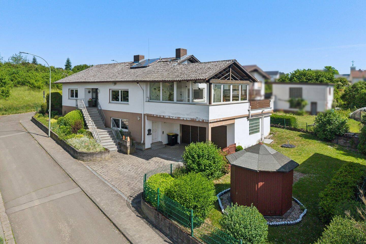 Familienidylle am Feldrand - großzügiges Einfamilienhaus mit flexiblen Nutzungsmöglichkeiten – Wölfersheim – Bild 1 von 9