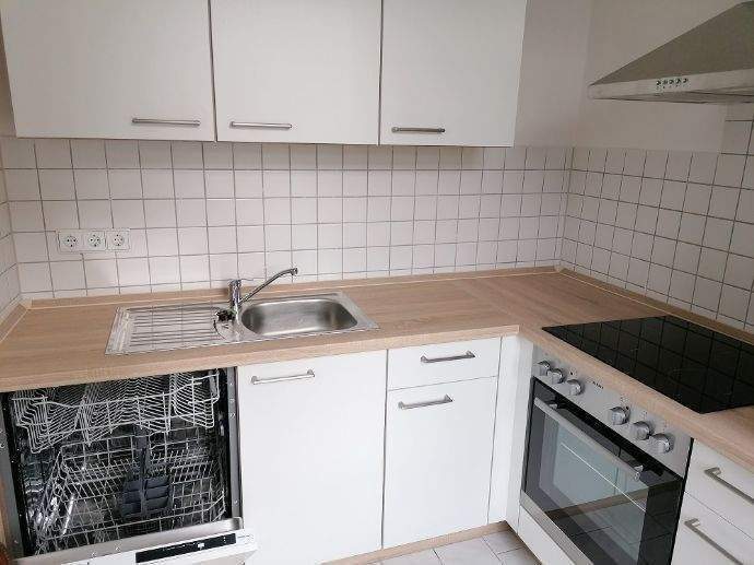 !! mit Einbauküche, 3-Raum-Wohnung mit Laminat in ruhiger Nebenstraße !! – Chemnitz – Vorschaubild 2