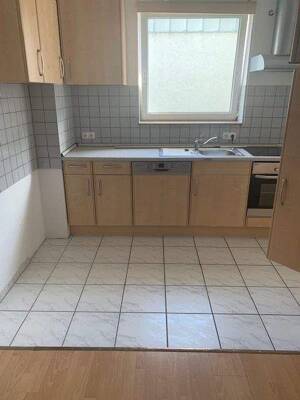 Attraktive renovierte 2,5-Raum-Wohnung in verkehrsgünstiger Lage in Essen-Kray