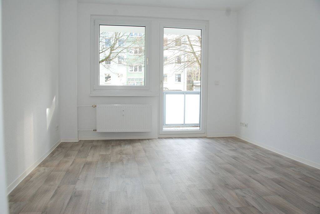 Unweit vom Zentrum entfernte 3-Raum-Wohnung mit Balkon – Chemnitz – Vorschaubild 2