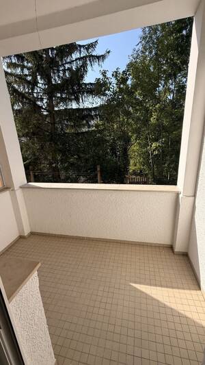 Hübsche 3-Raum-Wohnung mit Loggia direkt an der Fachhochschule! – 99085 Erfurt – Vorschaubild 2